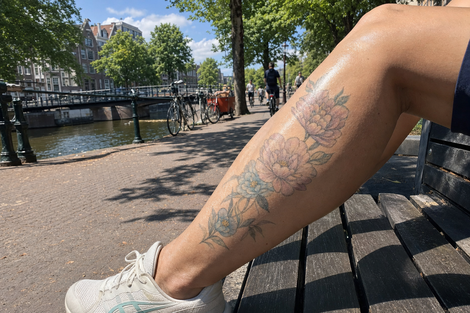 Bloemen tattoo plaatsing en zonlicht effecten